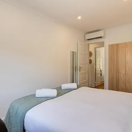 Spacious Tailor Made Flat With Ac In Areeiro * リスボン
