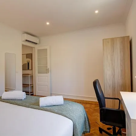 Spacious Tailor Made Flat With Ac In Areeiro アパート *